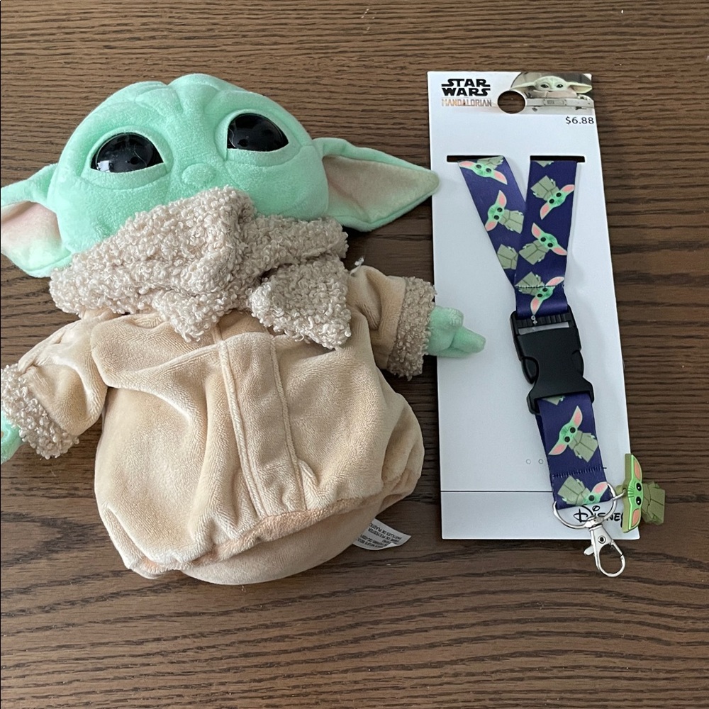 Disney Star Wars baby Yoda plush and lanyard